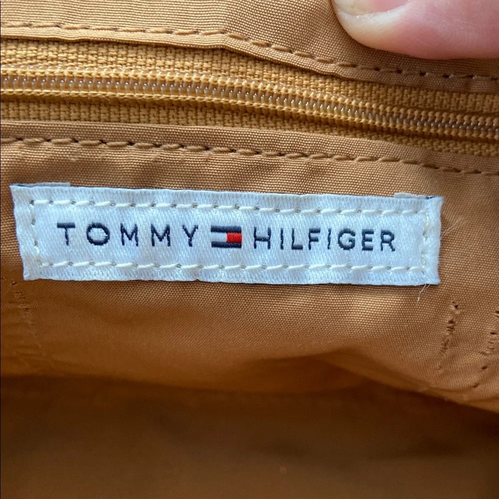 Tommy Hilfiger Tan Shoulder Bag with Alligator Print - Picture 2 of 9
